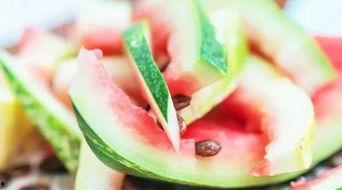 吃瓜勺子折叠,揭秘创意生活小物背后的巧妙设计  第2张